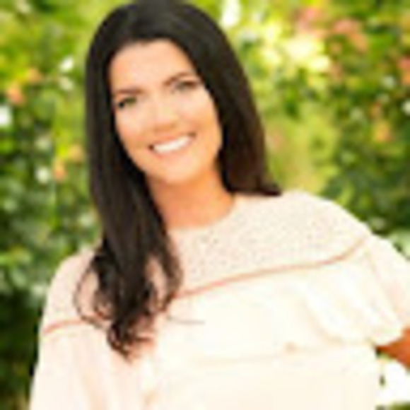 Meet your Posher, Angi - Picture 1 of 1